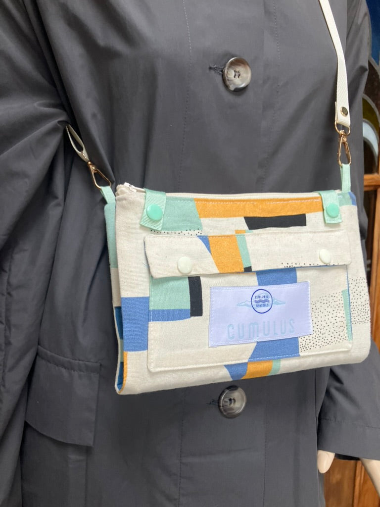 Beautiful Blues, where are you? - Crossbody book bag