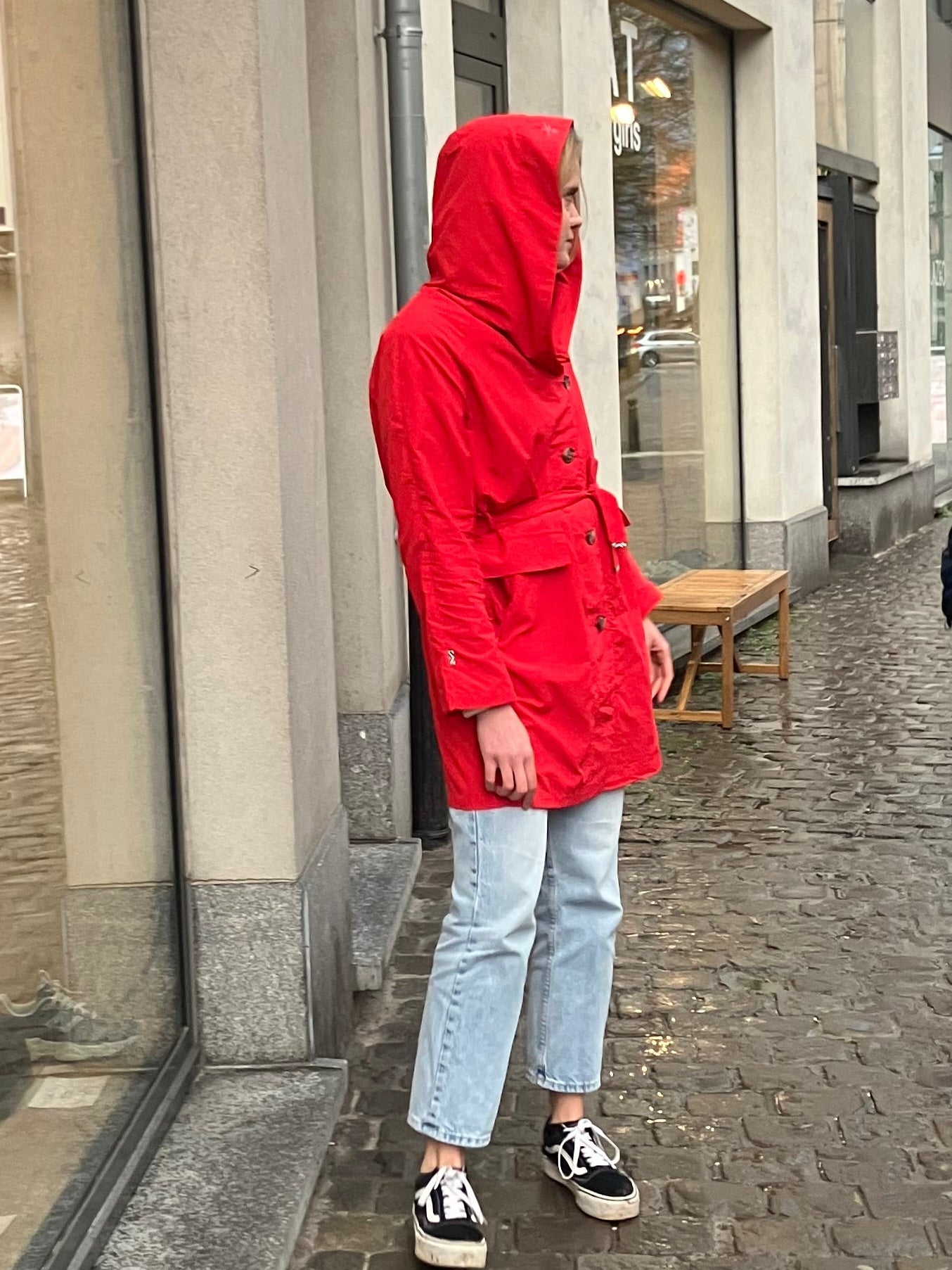 Mistral - Scarlet Red