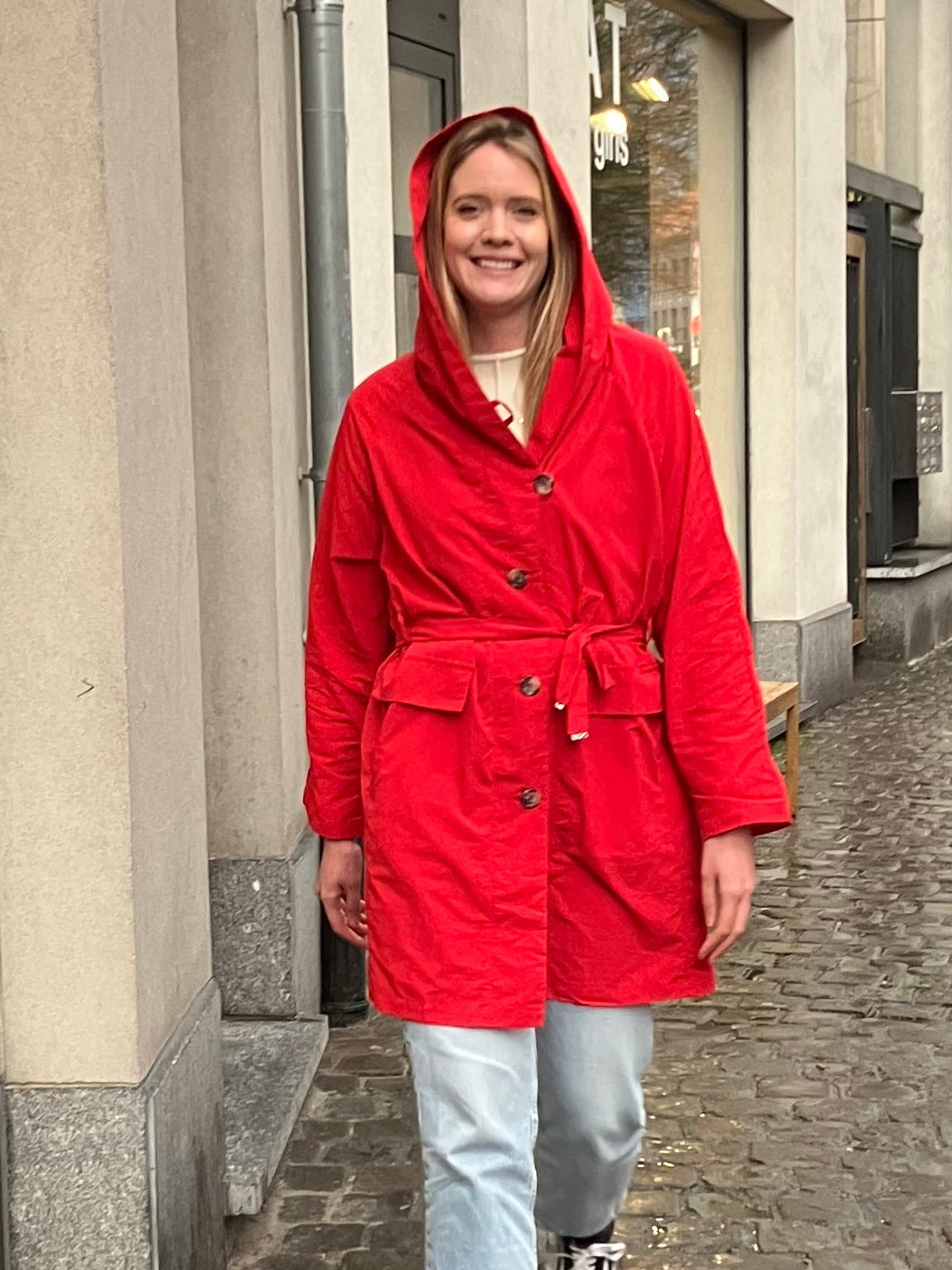 Mistral - Scarlet Red