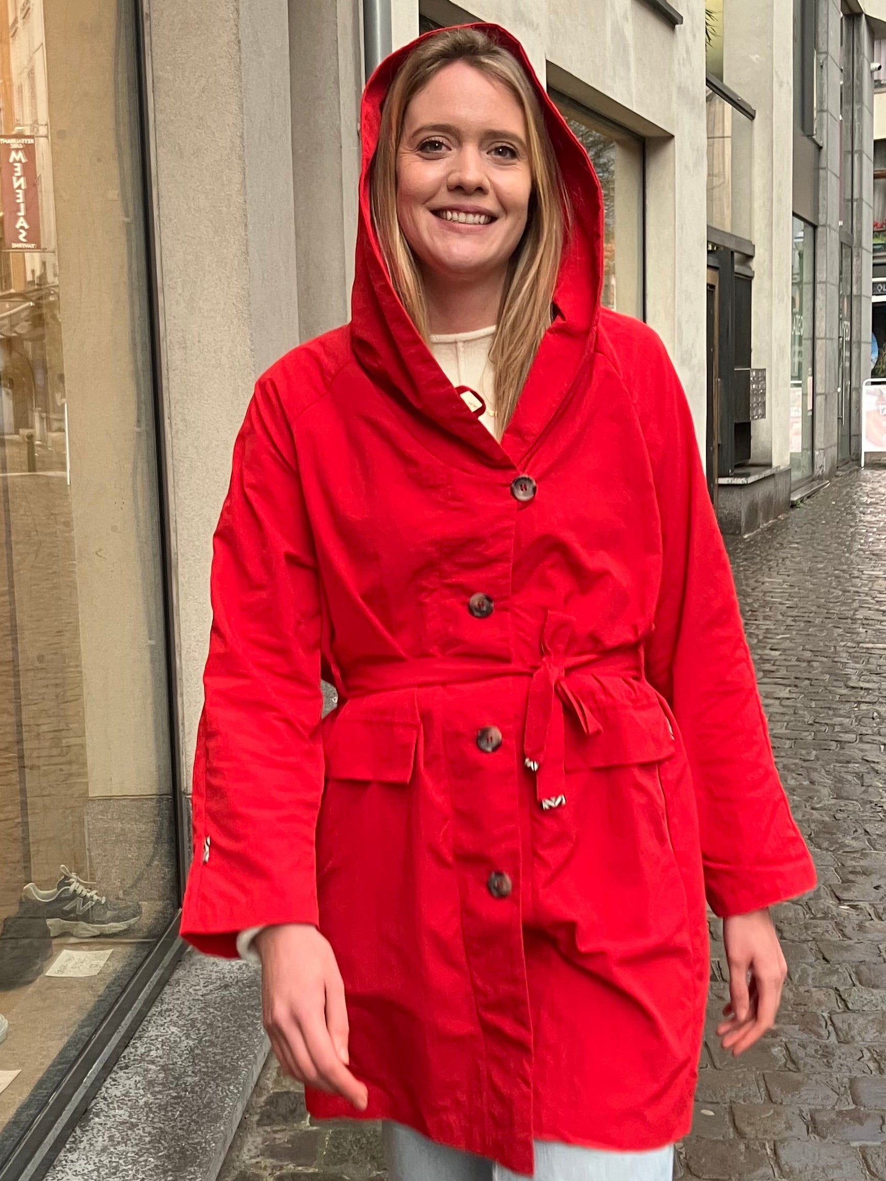 Mistral - Scarlet Red