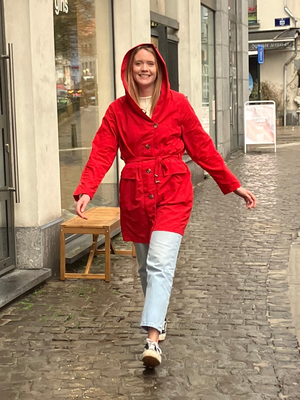 Mistral - Scarlet Red