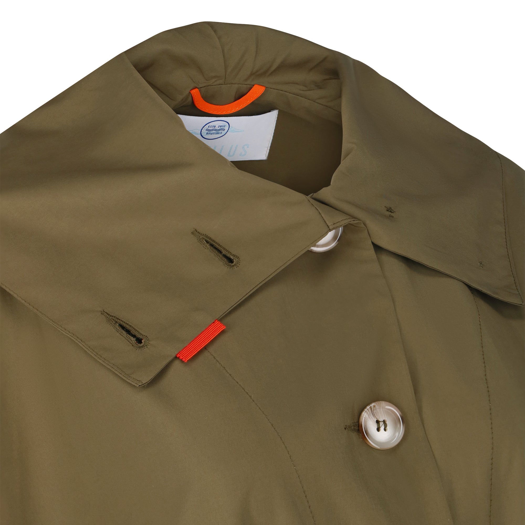 Cape Town raincoat - Kaki color - neckline detail