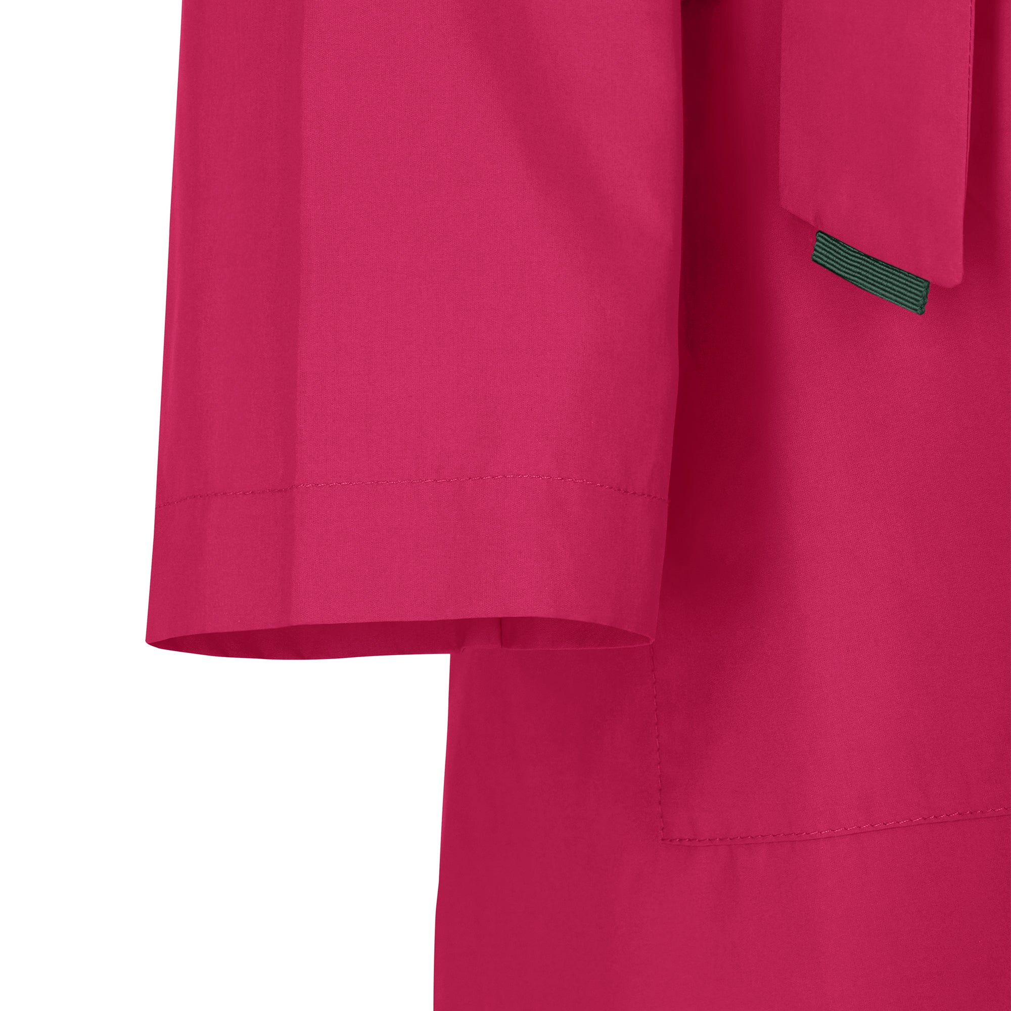 The classic raincoat - cherry color - sleeve detail