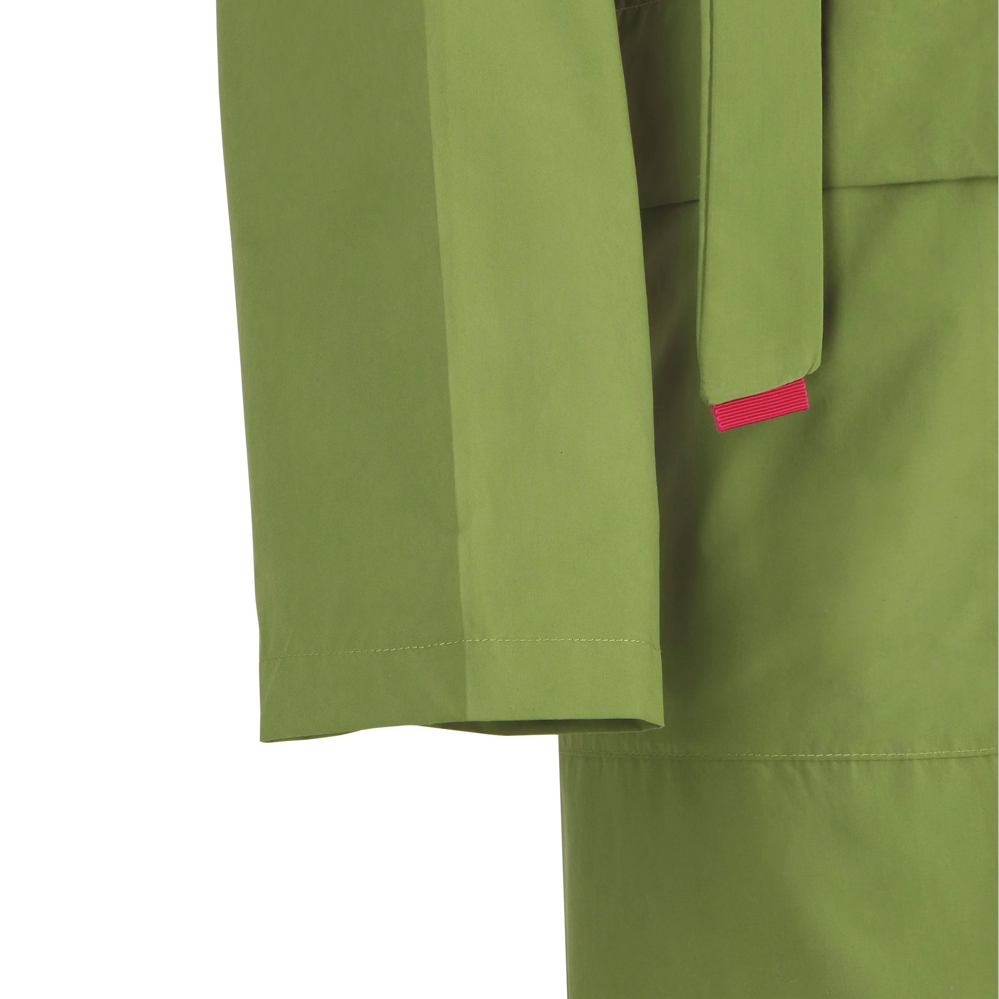 The classic raincoat - green color - sleeve detail