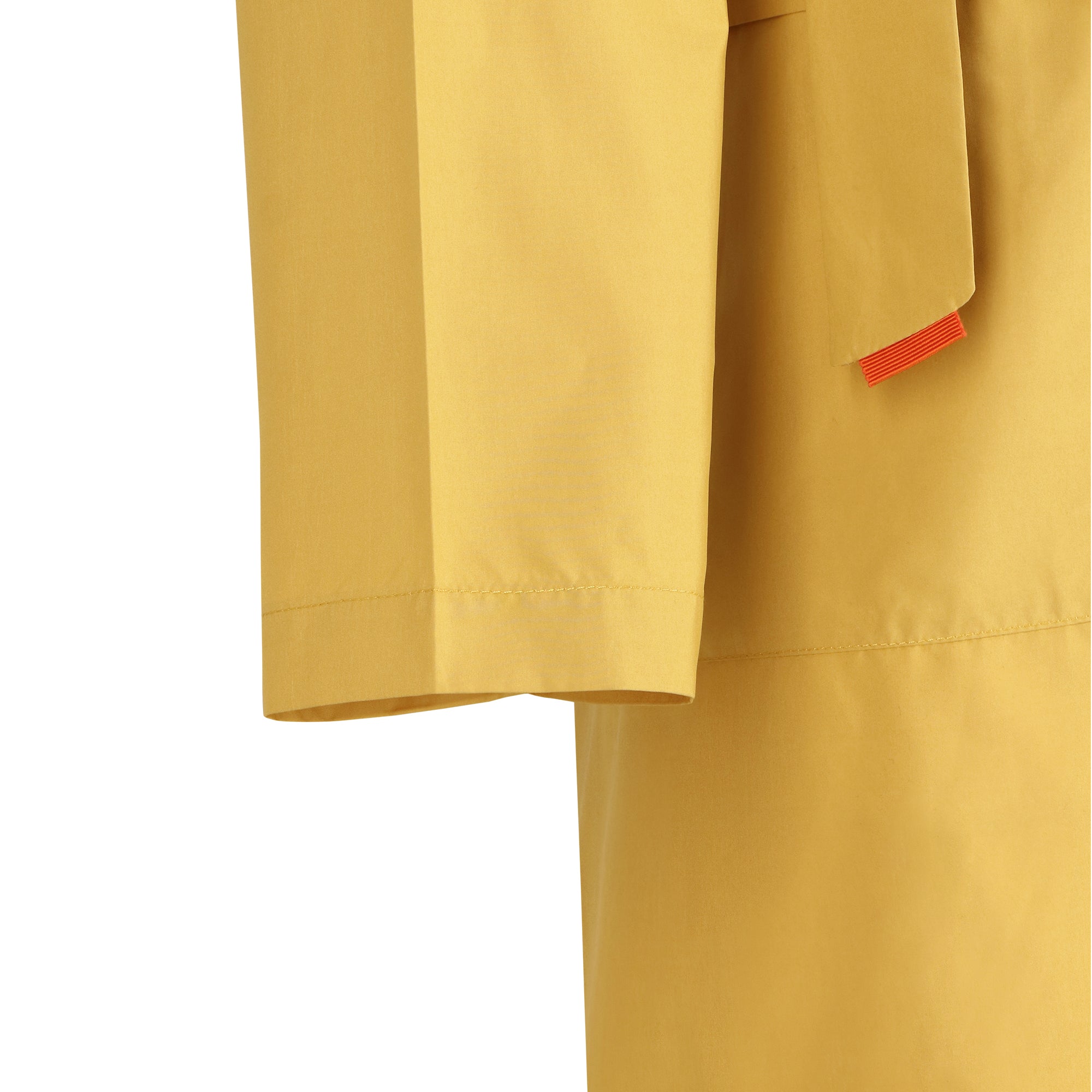The classic raincoat - curry color - sleeve detail