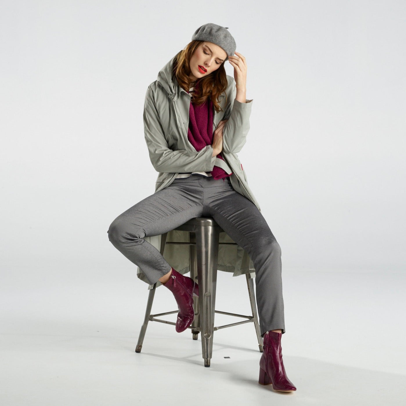 The classic raincoat in ciment - front view 